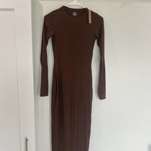 SKIMS CREW NECK LONG SLEEVE DRESS